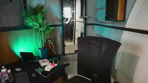 Snapshot of andrewortix chatting on 05-08-26, 04:18 AndreWortix online show from 05-08-26, 04:18