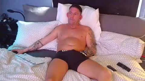 Snapshot of andrjoer chatting on 10-29-25, 09:33 andrjoer online show from 10-29-25, 09:33