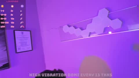 Snapshot of andromeda_blue__ chatting on 02-12-25, 10:48 online show from 02-12-25, 10:48