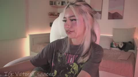 Victoria Senz  online show from 09-18-25, 09:28