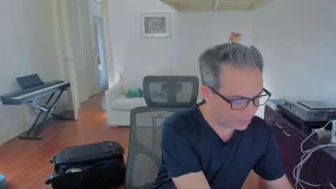 Snapshot of andy0pandi chatting on 02-07-25, 04:35 Andrew online show from 02-07-25, 04:35