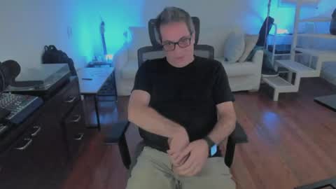 Snapshot of andy0pandi chatting on 04-30-26, 01:28 Andrew online show from 04-30-26, 01:28