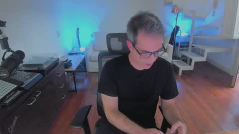 Snapshot of andy0pandi chatting on 05-06-26, 05:07 Andrew online show from 05-06-26, 05:07