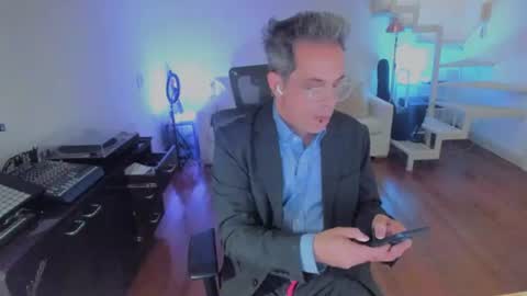 Snapshot of andy0pandi chatting on 06-20-26, 02:20 Andrew online show from 06-20-26, 02:20