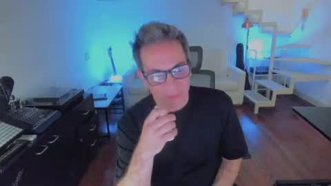 Snapshot of andy0pandi chatting on 07-29-26, 12:53 Andrew online show from 07-29-26, 12:53