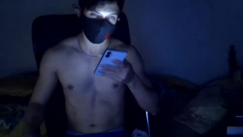 andy554582 online show from 08-04-26, 03:21