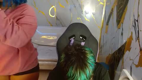 andy_dan1 online show from 01-12-26, 07:41