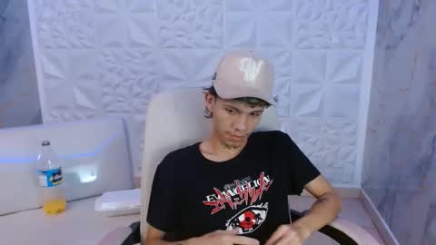 andy_dan1 online show from 04-22-26, 08:43