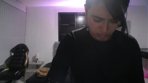 andy_eagleton_20 online show from 06-07-26, 08:34
