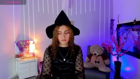 Andrea online show from 10-31-25, 01:56