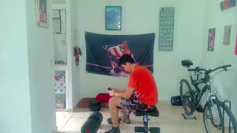 Snapshot of andy_gray01 chatting on 10-22-25, 01:22 Andy Gray online show from 10-22-25, 01:22