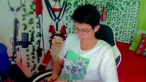 Snapshot of andy_gray01 chatting on 12-21-25, 04:47 Andy Gray online show from 12-21-25, 04:47