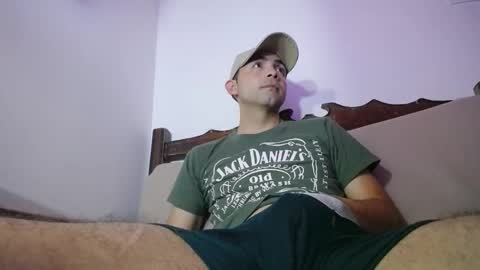 Snapshot of andy_magic_ chatting on 10-08-25, 01:36 andy_magic_ online show from 10-08-25, 01:36
