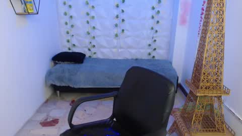 Andy online show from 06-21-26, 03:03
