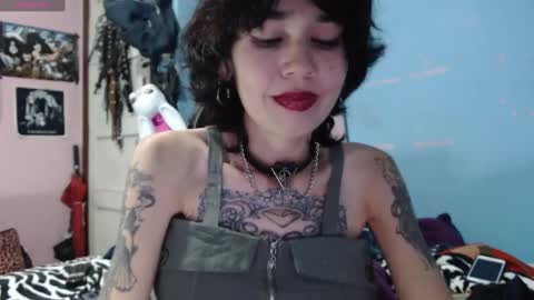 Snapshot of andy_rock_ chatting on 01-28-25, 12:47 andy online show from 01-28-25, 12:47