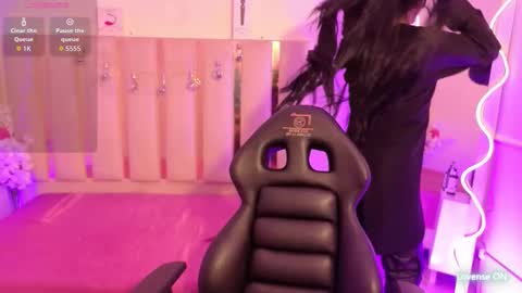 Snapshot of andy_tay1 chatting on 10-15-25, 04:56 Andy tay online show from 10-15-25, 04:56