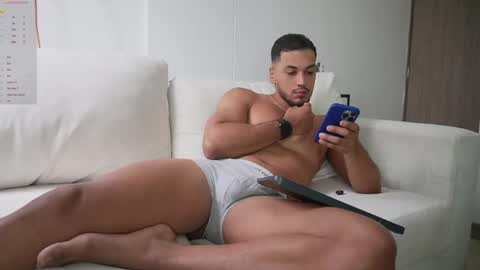Snapshot of andy_weld chatting on 04-15-26, 01:40 my onlyfans online show from 04-15-26, 01:40