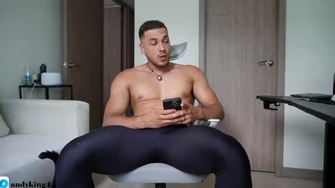 Snapshot of andy_weld chatting on 05-20-26, 06:47 my onlyfans online show from 05-20-26, 06:47
