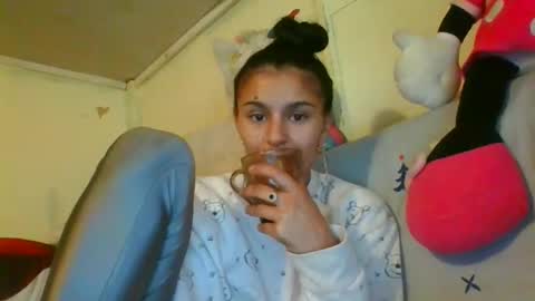 Snapshot of ang3l_black chatting on 10-06-25, 06:55 andr33a online show from 10-06-25, 06:55
