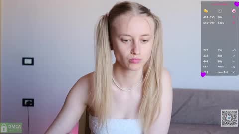 Snapshot of angeellina chatting on 05-11-26, 04:04 angeellina online show from 05-11-26, 04:04