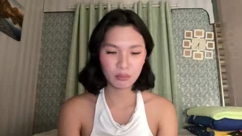 Snapshot of angel19722 chatting on 08-10-26, 12:26 Angel online show from 08-10-26, 12:26