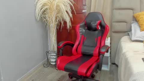 Angel online show from 09-25-25, 05:11