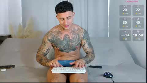 angel_boy01 online show from 04-24-26, 04:31