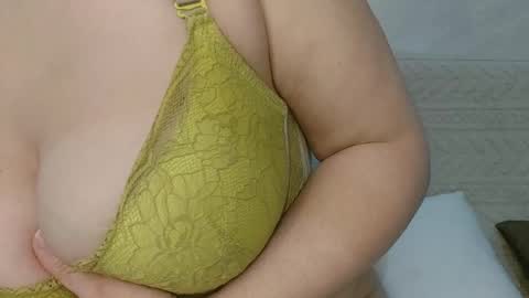 Snapshot of angel_coconut chatting on 12-22-25, 06:10 Angel coco online show from 12-22-25, 06:10