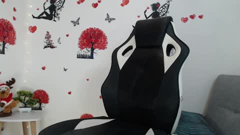 Angel Curl online show from 02-18-25, 01:55