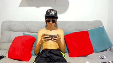 angel_dustt1 online show from 06-25-26, 08:24