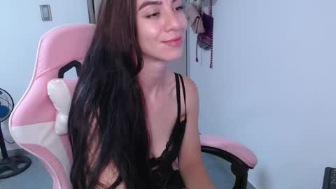 Snapshot of angel_girl10 chatting on 04-28-26, 04:17 Angel Girl online show from 04-28-26, 04:17
