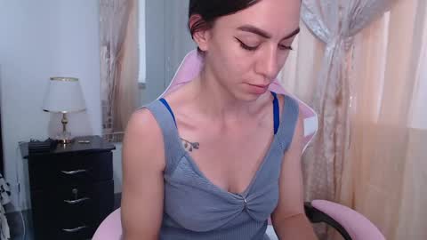 Snapshot of angel_girl10 chatting on 05-13-26, 04:37 Angel Girl online show from 05-13-26, 04:37