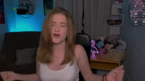Snapshot of angel_hip chatting on 07-28-26, 06:20 angel_hip online show from 07-28-26, 06:20
