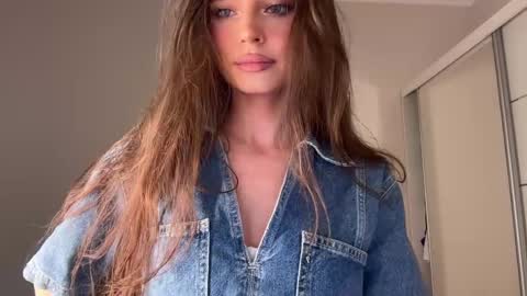 Snapshot of angel_isia chatting on 05-16-26, 04:28 isia online show from 05-16-26, 04:28