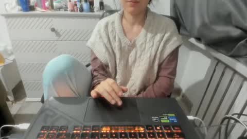 Snapshot of angel_lee__ chatting on 01-23-25, 04:04 angel_lee__ online show from 01-23-25, 04:04