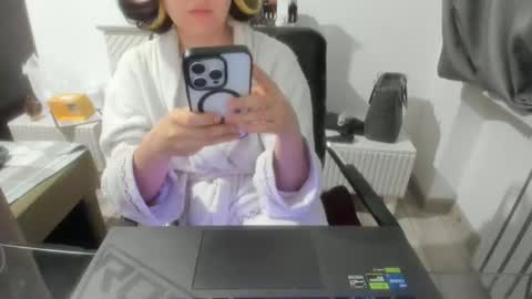 Snapshot of angel_lee__ chatting on 01-24-25, 04:28 angel_lee__ online show from 01-24-25, 04:28