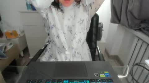 Snapshot of angel_lee__ chatting on 01-25-25, 04:13 angel_lee__ online show from 01-25-25, 04:13