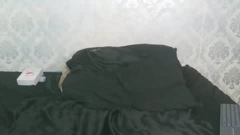 Angel Lein online show from 11-21-25, 04:00