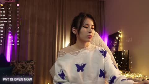 Snapshot of angel_luisa chatting on 12-18-25, 01:44 Luisa online show from 12-18-25, 01:44