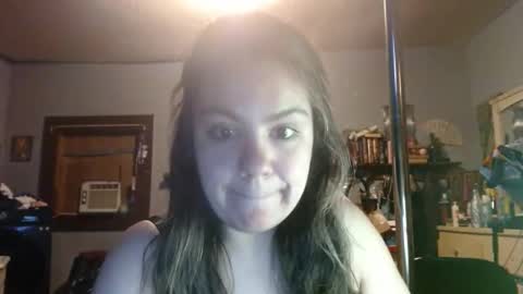 Snapshot of angel_raexx chatting on 04-13-26, 09:15 Angel online show from 04-13-26, 09:15