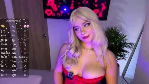 Snapshot of angel_rouse_1 chatting on 06-07-26, 04:05 Angel online show from 06-07-26, 04:05