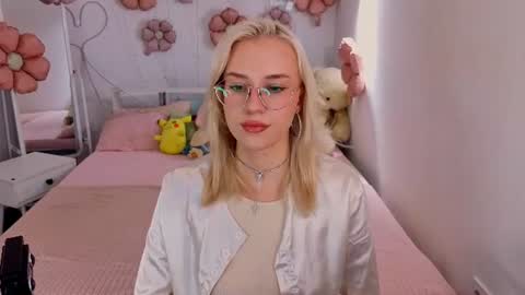Angelica online show from 06-19-26, 01:15