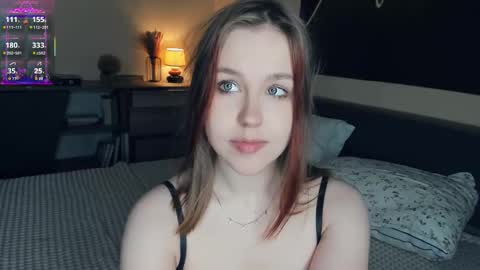 Snapshot of angel_to_burn chatting on 10-20-25, 08:37 SofiaSofi online show from 10-20-25, 08:37
