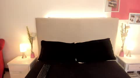 angel_velvet_ online show from 10-03-25, 12:02