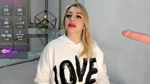 Snapshot of angel_vibes_ chatting on 01-11-25, 10:19 Angel online show from 01-11-25, 10:19