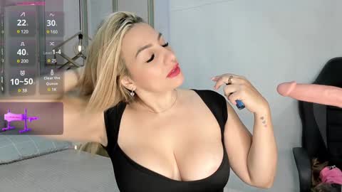 Snapshot of angel_vibes_ chatting on 01-28-25, 05:24 Angel online show from 01-28-25, 05:24