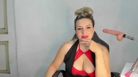 Snapshot of angel_vibes_ chatting on 02-20-25, 01:36 Angel online show from 02-20-25, 01:36