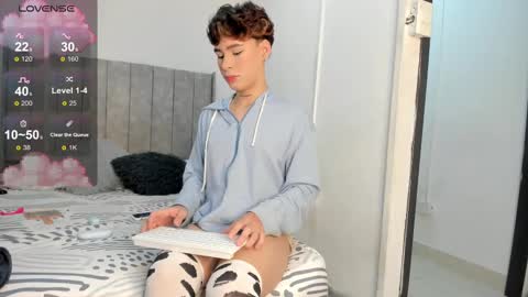 Snapshot of angel_villarreal chatting on 03-02-25, 03:02 Angel online show from 03-02-25, 03:02