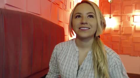 Snapshot of angel_white25 chatting on 12-14-25, 11:37 Angel online show from 12-14-25, 11:37