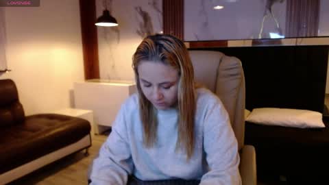Snapshot of angel_white25 chatting on 04-01-26, 12:06 Angel online show from 04-01-26, 12:06